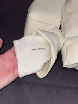 Abrigo Zara Blanco con Capucha y Pelo