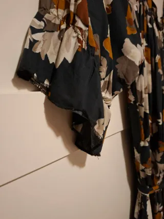 Vestido Gaia floral negro y multicolor