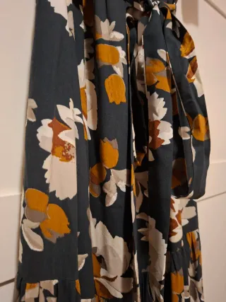 Vestido Gaia floral negro y multicolor