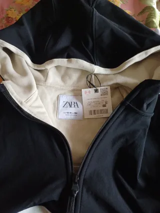 Chaleco Zara con capucha talla 13 -14