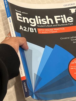 English File A2/b1 Student's Book And Workbook ...