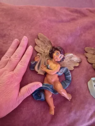 Pareja de angelitos pintados a mano