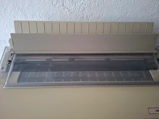 Máquina de escribir Olivetti ET 2400