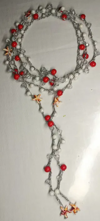 Collar de perlas y cristales plateado