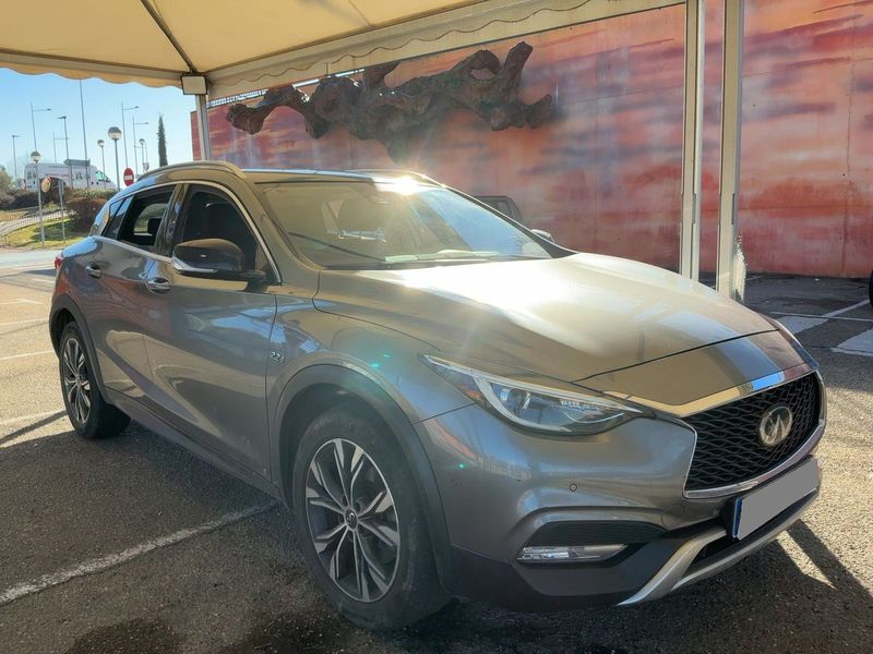 Infiniti QX30 - Mercedes GLA - foto 1
