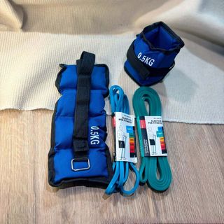 2 Tobilleras 0.5kg + 2 Bandas Elásticas Fitness