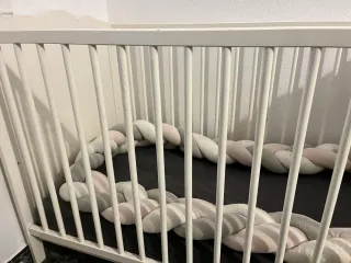 2 Cuna/cama infantil blanca