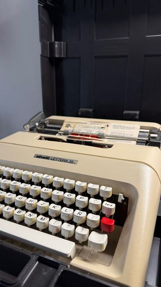 Máquina de escribir Olivetti Lettera 35
