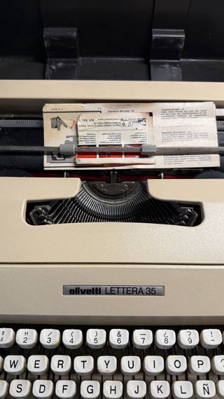Máquina de escribir Olivetti Lettera 35