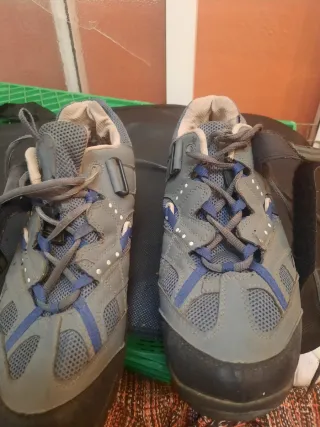 Tenis de montaña Talla 42