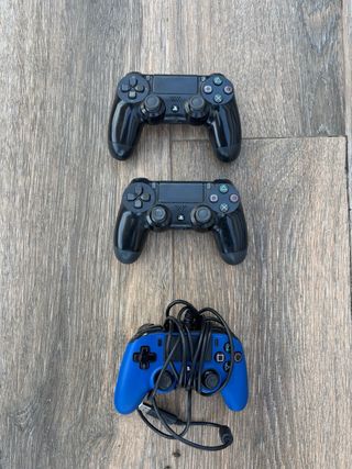 PS4 Slim Negra + 3 Mandos + 3 Juegos+ Caja