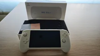 Consola Portátil Anbernic RG557 Blanca