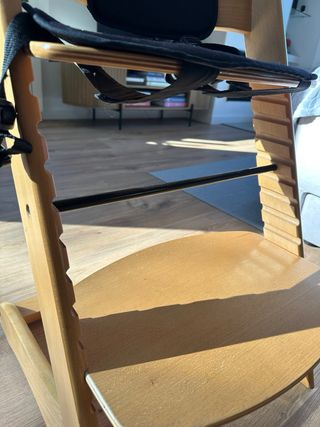 Trona de madera para bebé