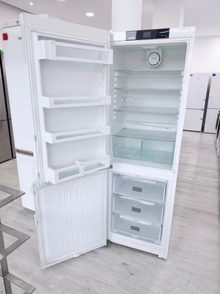 FRIGORÍFICO COMBI LIEBHERR 185 CM NO FROST A++