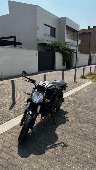 Ducati Monster 821 Dark Negra