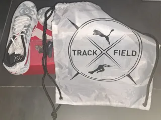 Zapatillas puma de tacos sin estrenar.