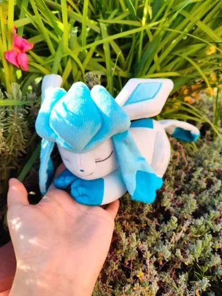 Glaceon Pokémon Sleeping Soft plush