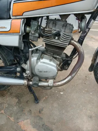 Moto Honda Clásica Carretera