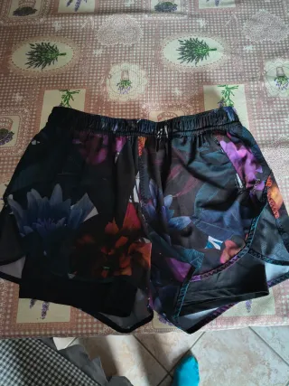 Pantaloncini running donna fantasia floreale