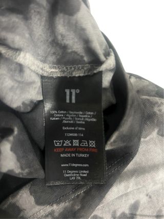 Talla XS. Camiseta manga corta ajustada 11ºDEGREES