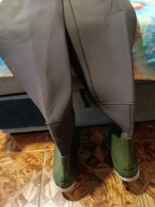 Traje de pesca con botas Fishing Bear