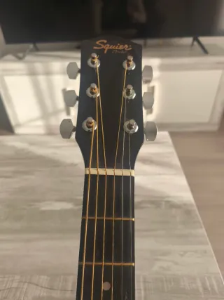 Guitarra Acústica con Afinador y Funda