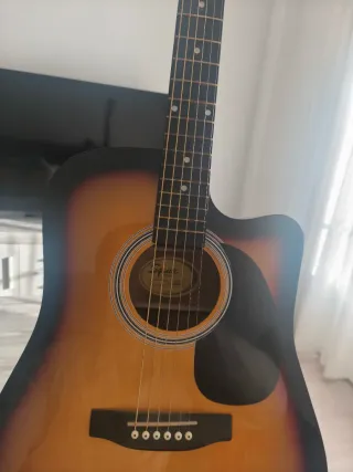 Guitarra Acústica con Afinador y Funda