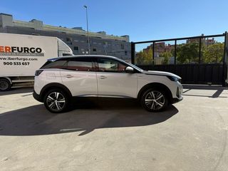 Peugeot 3008 Hybrid 225 e-EAT8 Allure