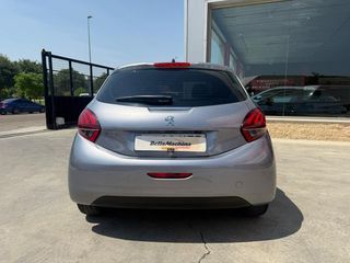 Peugeot 208 5P Signature 1.2L PureTech 60KW (82CV)