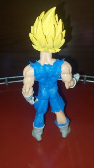 Figuras Vegeta Majin y Garp