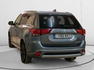 Mitsubishi Outlander PHEV Kaiteki 4WD