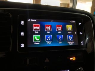 Mitsubishi Outlander PHEV Kaiteki 4WD