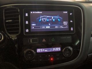 Mitsubishi Outlander PHEV Kaiteki 4WD