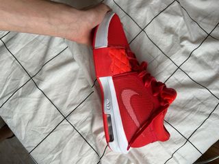 Zapatillas Nike LeBron Witness 8 Crimson.