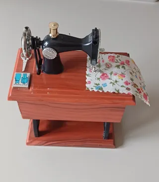Caja de música máquina de coser vintage