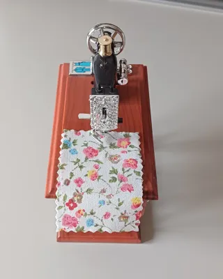 Caja de música máquina de coser vintage