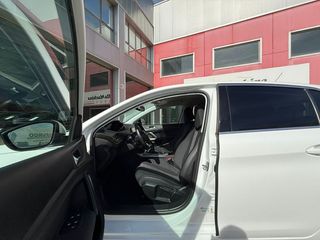 Peugeot 308 5p Allure Pack BlueHDI 130 S&S