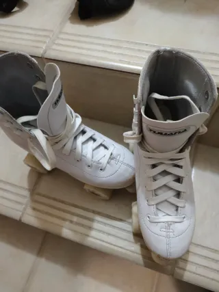 Patines de 4 ruedas blancos