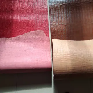 Retales Piel Rojo y Marrón Grabados.