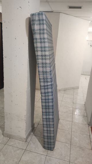 Colchón individual a cuadros