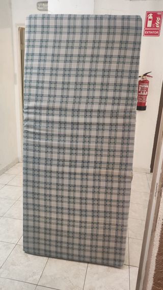 Colchón individual a cuadros