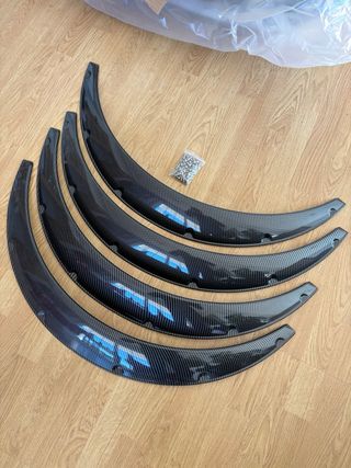 Aletines Molduras Paso Rueda Carbono