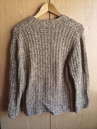 Casaco de malha bege e castanho