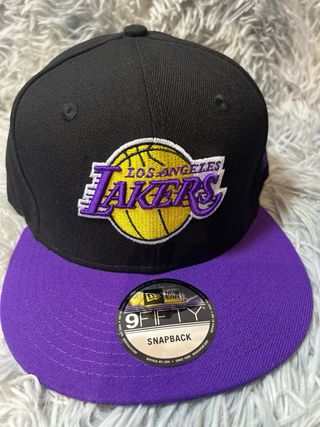 Gorra New Era 9Fifty Lakers Negra y Morada