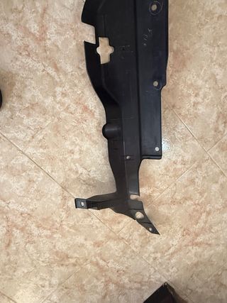 Soporte Radiador Toyota Land Cruiser