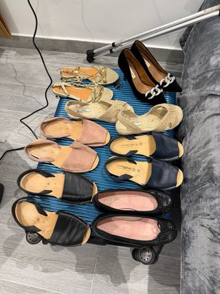 Sandalias y zapatos de verano talla 39
