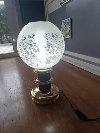 Lámpara de mesa latón y cristal