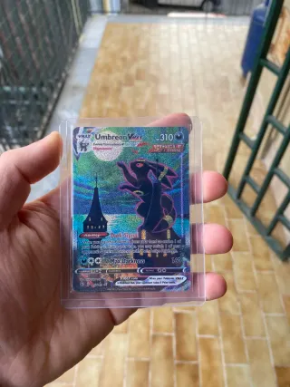 Carta Pokémon Umbreon VMAX