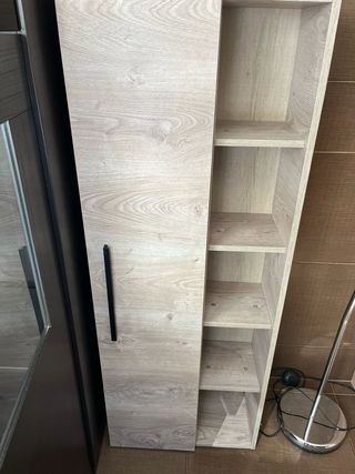 Estantería de madera color beige/marrón