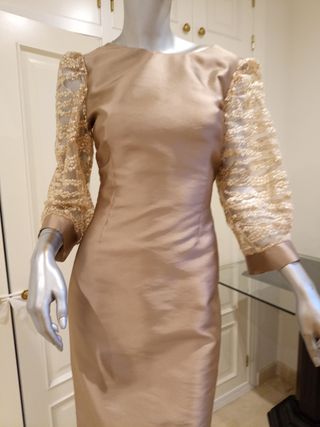 Vestido y abrigo cóctel ceremonia beige/oro